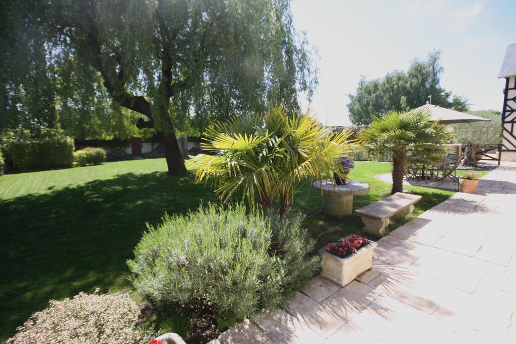 Bed and Breakfast Manoir De La Croix-Sonnet Трувіль-сюр-Мер Екстер'єр фото
