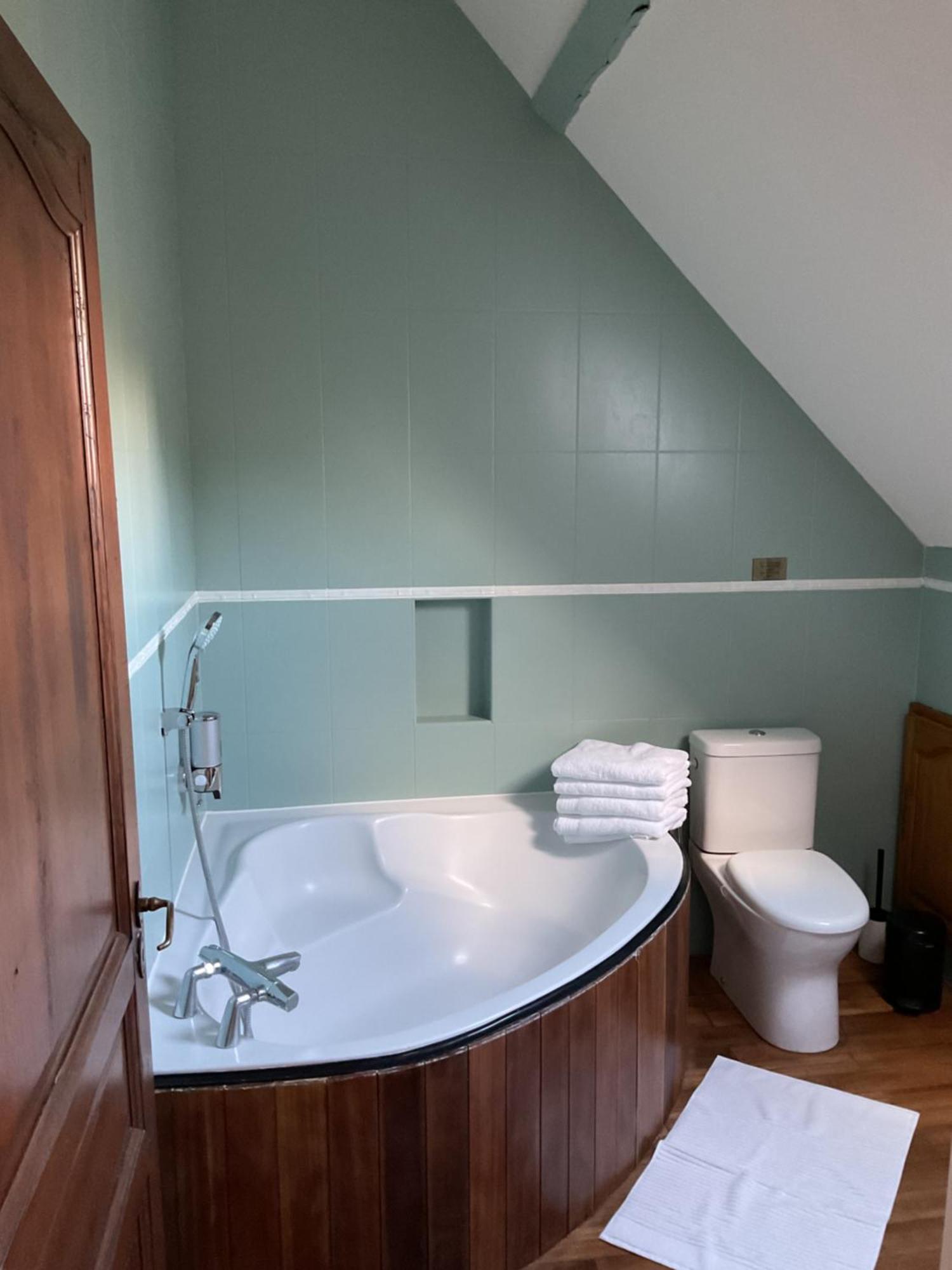 Bed and Breakfast Manoir De La Croix-Sonnet Трувіль-сюр-Мер Екстер'єр фото